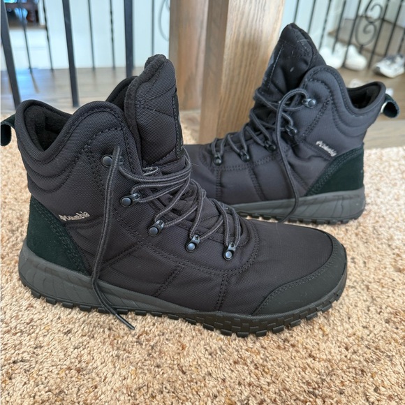 Columbia Men's Fairbanks Omni-Heat Boots - Black and Gray - Picture 4 of 10